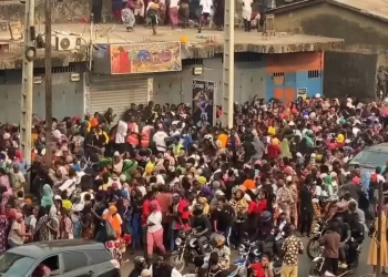 Conakry. Une opération de distribution gratuite de bazins déborde, des blessés signalés
