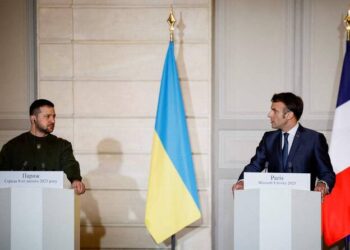La France débloque une aide militaire de 2 milliards d’euros pour l’Ukraine et appelle à un cessez-le-feu