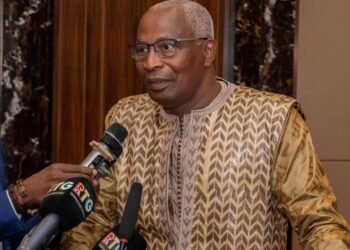 Bah Oury promet 100 millions gnf et des  équipements à la maison de la presse de N’zérékoré