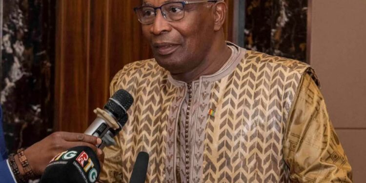 Bah Oury promet 100 millions gnf et des  équipements à la maison de la presse de N’zérékoré