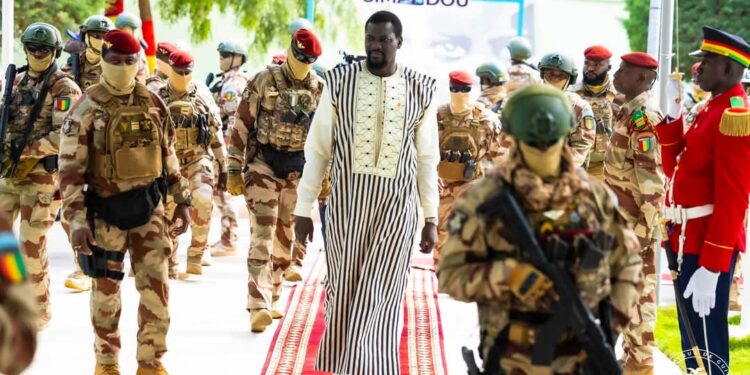 Guinée: retour rapide à l&rsquo;ordre constitutionnel, disparitions forcées,  rétrécissement de l&rsquo;espace civique…la France sort du bois