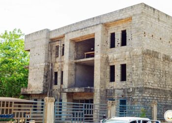 Kindia : Lansana Diawara visite le chantier du siège régional du FDSI