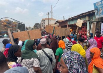 Marché Cosa Bantounka 1 : des commerçants manifestent contre leur déguerpissement