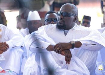 Célébration de l’aïd el-fitr : le président de la transition prie avec plusieurs fidèles au palais Mohamed V