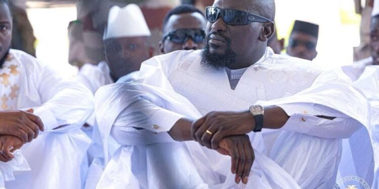 Célébration de l’aïd el-fitr : le président de la transition prie avec plusieurs fidèles au palais Mohamed V