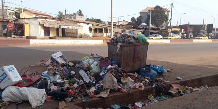 Aïd El-Fitr : Conakry étouffe sous les immondices !