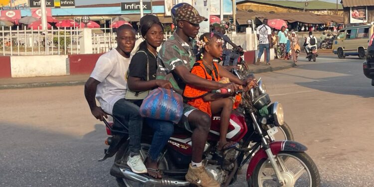Célébration de l’aïd el-fitr à Conakry : surnombre, non-port de casques, imprudence… danger sur la route