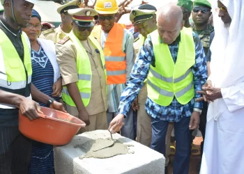 Pose de la 1ère pierre du siège régional de la HAC dé Faranah : Vers une régulation renforcée