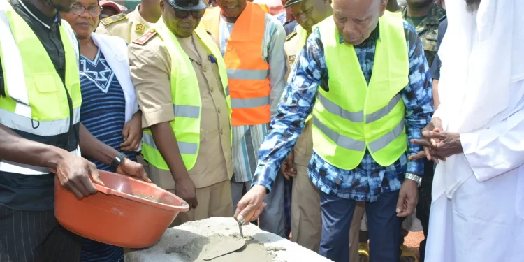 Pose de la 1ère pierre du siège régional de la HAC dé Faranah : Vers une régulation renforcée