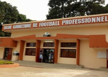 Ligue 1 et 2 de football : des compétitions sans ambulances médicalisées