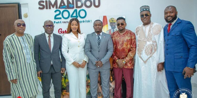 Musique : Azaya et Djelikaba Bintou « deposent les armes »