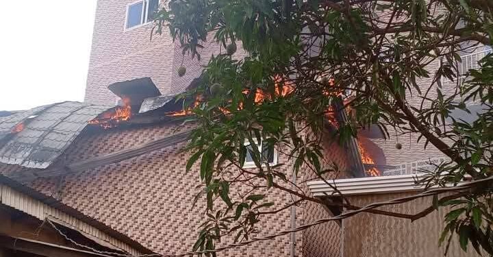 Mamou : incendie dans un bâtiment abritant des hôtes venus pour la marche