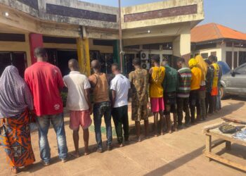 Coyah : la police met la main sur 14 individus et des armes lors d&rsquo;une opération de ratissage 