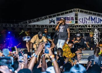 Suspension de SUMMUM PROD : l’Agence Guinéenne de Spectacles frappe fort après les incidents au concert de HIMRA