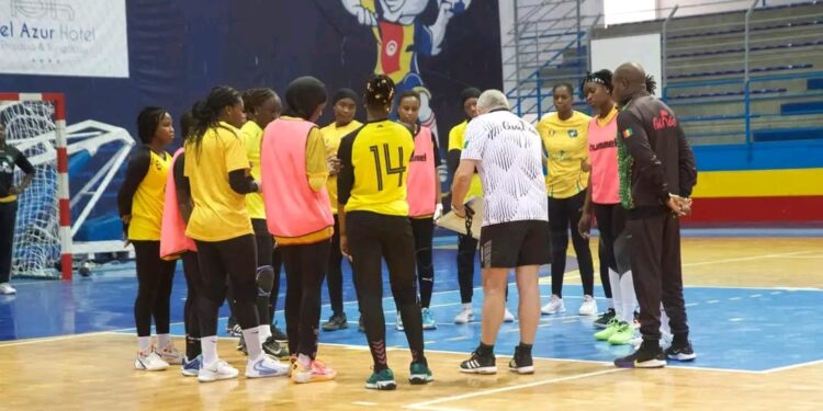 Handball : l&rsquo;équipe nationale féminine débute un stage en Tunisie 
