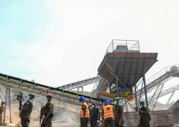 Construction des infrastructures routières : l’armée guinéenne se dote de trois centrales d’enrobage et de concassage 