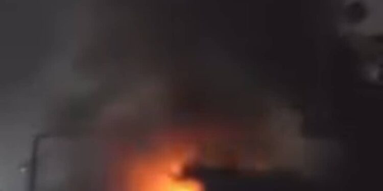 Conakry/Alerte : incendie en cours dans une villa à Cobaya