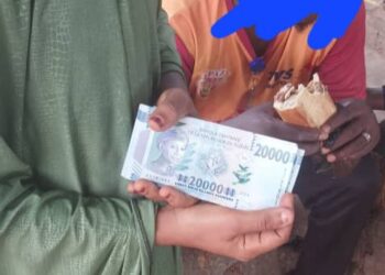 Conakry : quand la phobie des nouveaux billets de 20.000 GNF affecte le quotidien des citoyens
