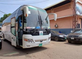 Pèlerinage chrétien à Boffa : le Général Mamadi Doumbouya met des bus à disposition pour transporter les fidèles