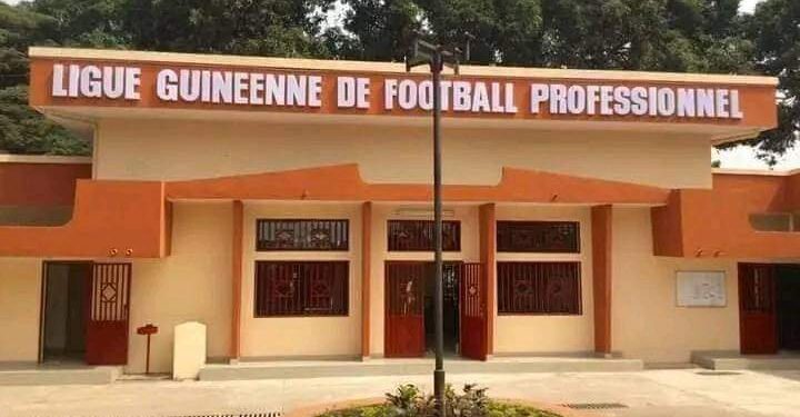 Ligue 1 et 2 de football: Que sait-on de l’argent généré par les cartons jaunes et rouges? (Notre enquête)