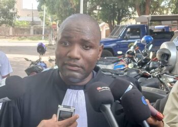 Procès en appel d’Aliou Bah : la défense dénonce une réquisition « tirée par les cheveux »