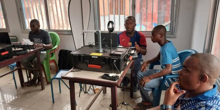 La question du jour : Les difficultés liées aux opérations de recensement électoral biométrique, lancées le 15 avril, devraient-elles entraîner, à votre avis, leur suspension momentanée ou leur prolongation de plusieurs semaines?