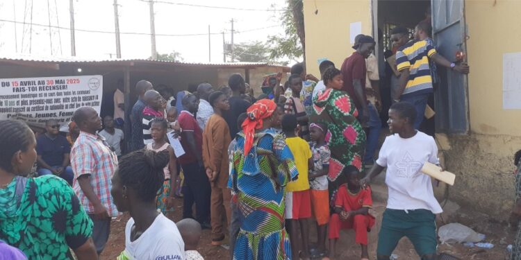 Recensement biométrique à Conakry : Plusieurs secteurs pénalisés par l’insuffisance des kits électoraux