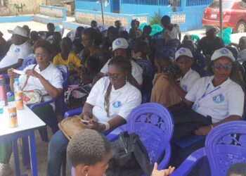 L’ONG Sel et Lumière vole au secours de l’orphelinat Regina avec un important don humanitaire