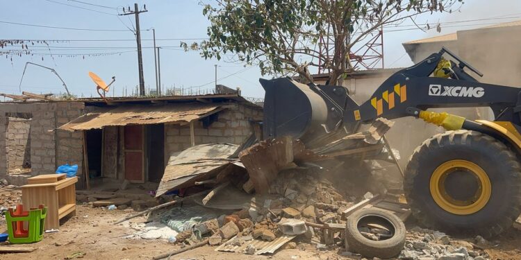 Kipé : une zone criminogène rasée au Caterpillar