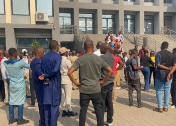 Procès en appel d’Aliou Bah : une affluence exceptionnelle impose la délocalisation de la salle d&rsquo;audience