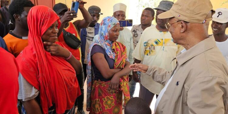 Immigration : Cellou Dalein Diallo à Rosso, au chevet de 300 guinéens expulsés de la Mauritanie
