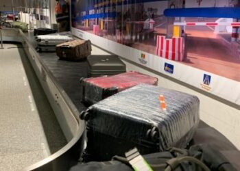 AIBD : l&rsquo;incroyable affaire des 33 valises volées impliquant « un homme politique guinéen »