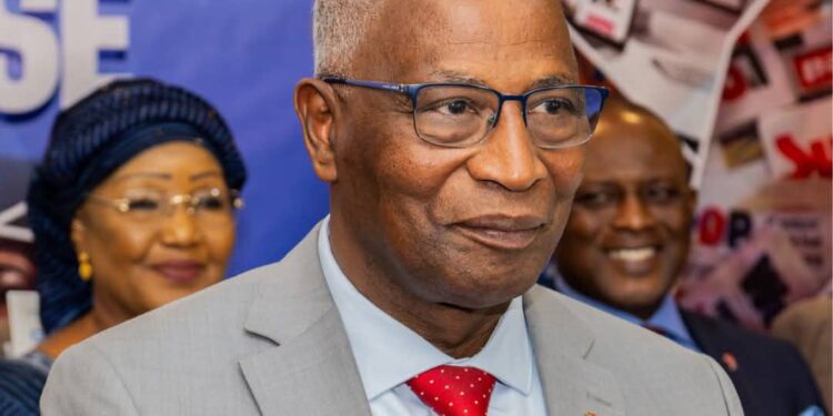 « On parlait de trois médias hier qui avaient été disqualifiés, aujourd’hui, nous avons plusieurs médias qui sont sur Canal+ », dit Bah Oury