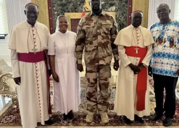 Election du nouveau Pape : le président Mamadi Doumbouya apporte son soutien au cardinal Robert Sarah