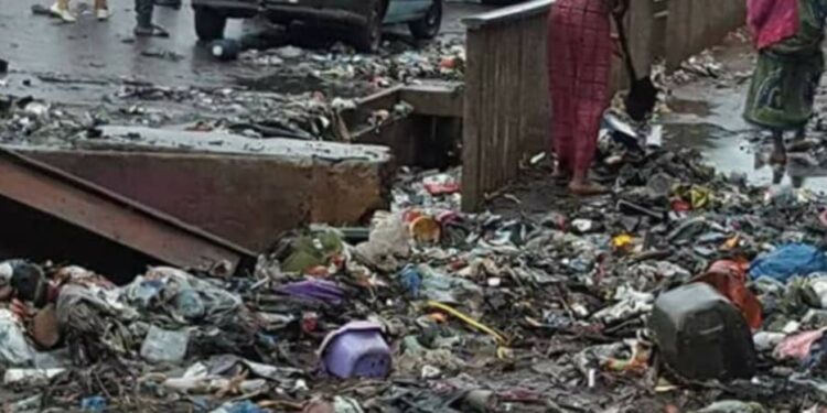Conakry : une fine pluie dévoile l’ampleur de l’insalubrité urbaine