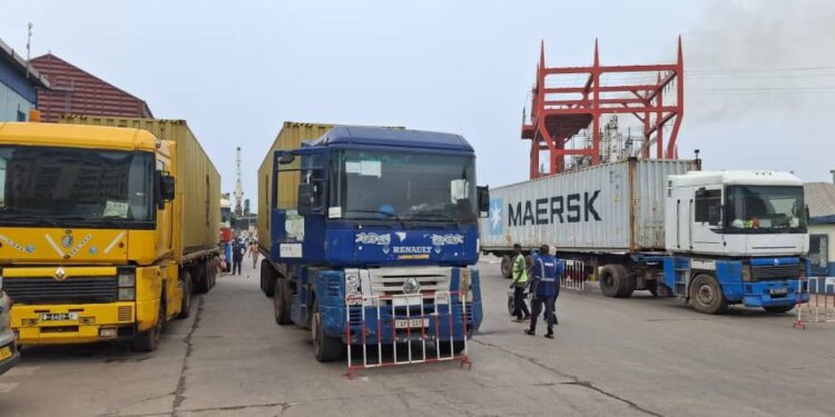 Sécurité routière au Port : 4 camions mis hors d’état de circulation par la Police pour non-conformité des dispositifs de sûreté