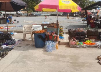 La mosquée Fayçal transformée en lieu de commerce.