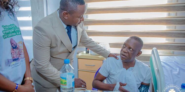 Le Ministre Moussa Moise sylla au chevet de Lamah Sidibé, victime de malaise