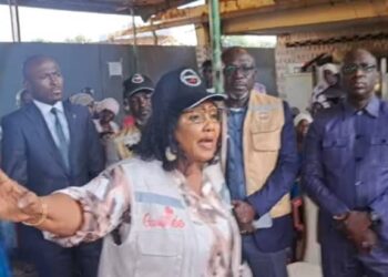 Recensement biométrique : « Personne n’a le droit de payer 5 francs », insiste la Gouverneure de Conakry