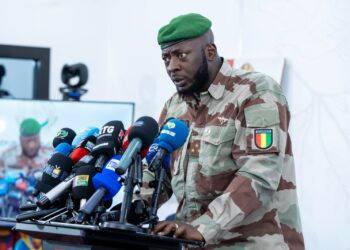 Le Gl Amara : « Il faut que les richesses de la Guinée profitent à tous les Guinéens », le gouvernement justifie le retrait massif des permis miniers