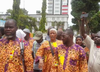 Conakry : Sit-in des pèlerins victimes d’arnaque devant le Palais Mohamed V
