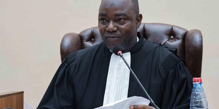 Tribunal du travail: la CBG condamnée à verser plus d’un milliard de francs guinéens à trois de ses ex-employés