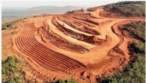 Guinée : 130 nouveaux permis miniers retirés par arrêté ministériel