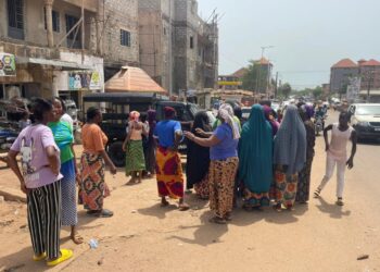 Conakry : manifestations contre le manque d’électricité à Kiroti, Yembeya et Petit Simbaya