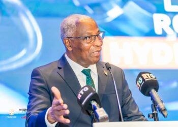 Crise de liquidité en Guinée : Bah Oury met fin aux paiements en espèces à la primature