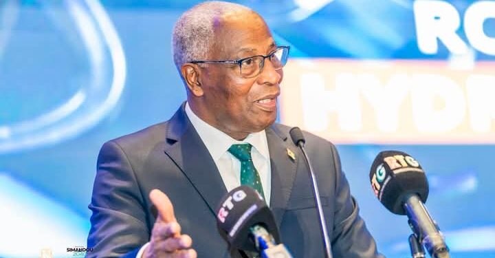 Crise de liquidité en Guinée : Bah Oury met fin aux paiements en espèces à la primature