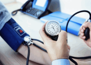 Fortes chaleurs et hypertension, ce que vous devez savoir pour éviter les complications
