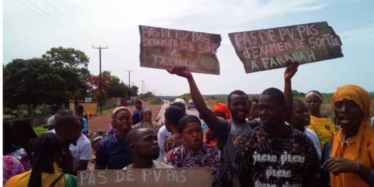 Faranah: les étudiants des écoles de santé manifestent