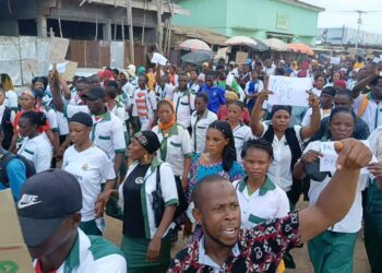 N’zérékoré : des candidats à l’examen de sortie manifestent pour réclamer leurs PV