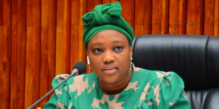 Sanction de Lamine Guirassy : Asmaou Barry , conseillère au CNT flingue la HAC